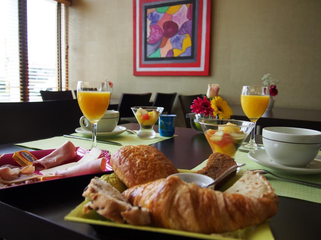 Contact Atoll Hotel 3*